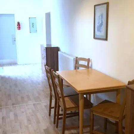 Kreut Apartment *